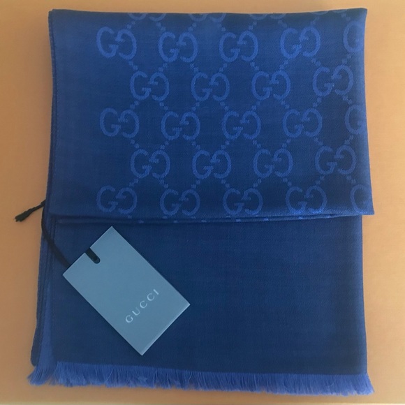 BNWT GUCCI SCARF - Picture 4 of 16